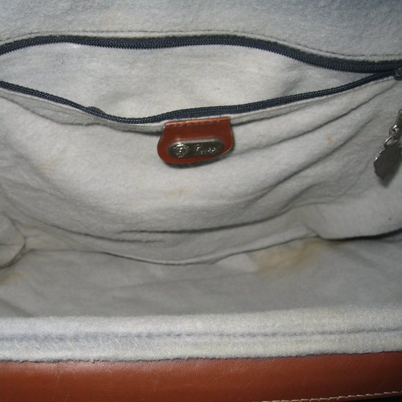 ❤️WOW GUCCI SLIDE STRAP SHOPPER BAG PURSE +Silver Hardware Crest Zipper Pull - Picture 8 of 10